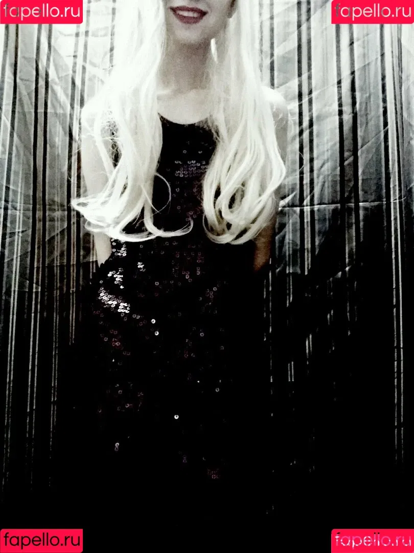 daddys-emo-girl / daddys_emo_girl / justemokitten / little_emo_kitten Onlyfans Photo Gallery 