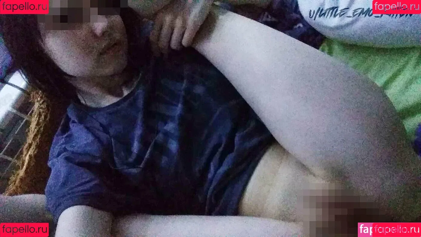 daddys-emo-girl / daddys_emo_girl / justemokitten / little_emo_kitten Onlyfans Photo Gallery 