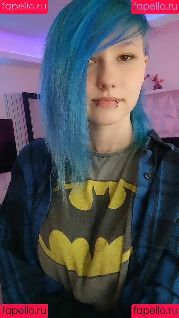 daddys-emo-girl / daddys_emo_girl / justemokitten / little_emo_kitten Onlyfans Photo Gallery 