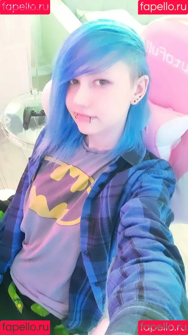 daddys-emo-girl / daddys_emo_girl / justemokitten / little_emo_kitten Onlyfans Photo Gallery 