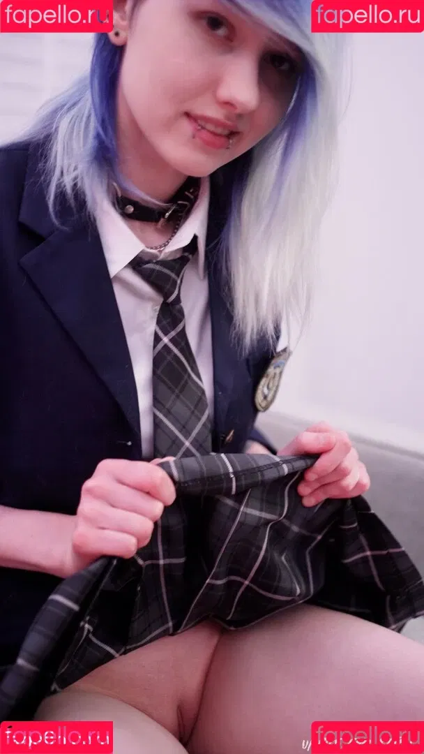 daddys-emo-girl / daddys_emo_girl / justemokitten / little_emo_kitten Onlyfans Photo Gallery 