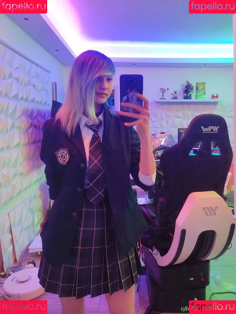 daddys-emo-girl / daddys_emo_girl / justemokitten / little_emo_kitten Onlyfans Photo Gallery 