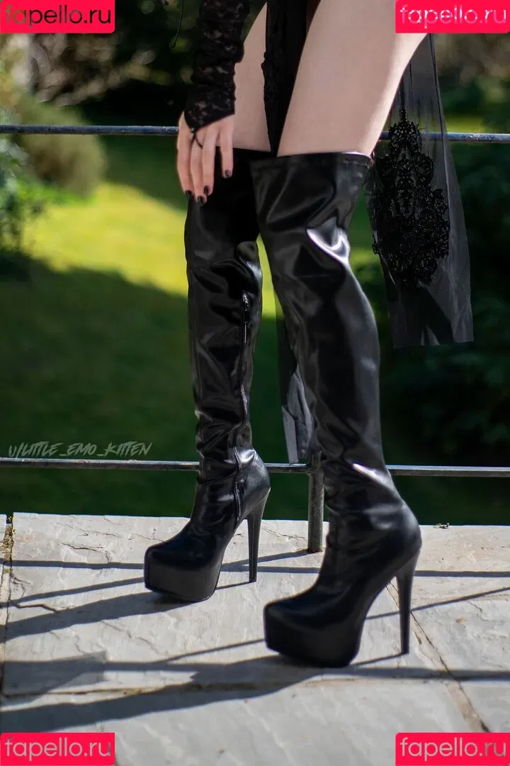 daddys-emo-girl / daddys_emo_girl / justemokitten / little_emo_kitten Onlyfans Photo Gallery 