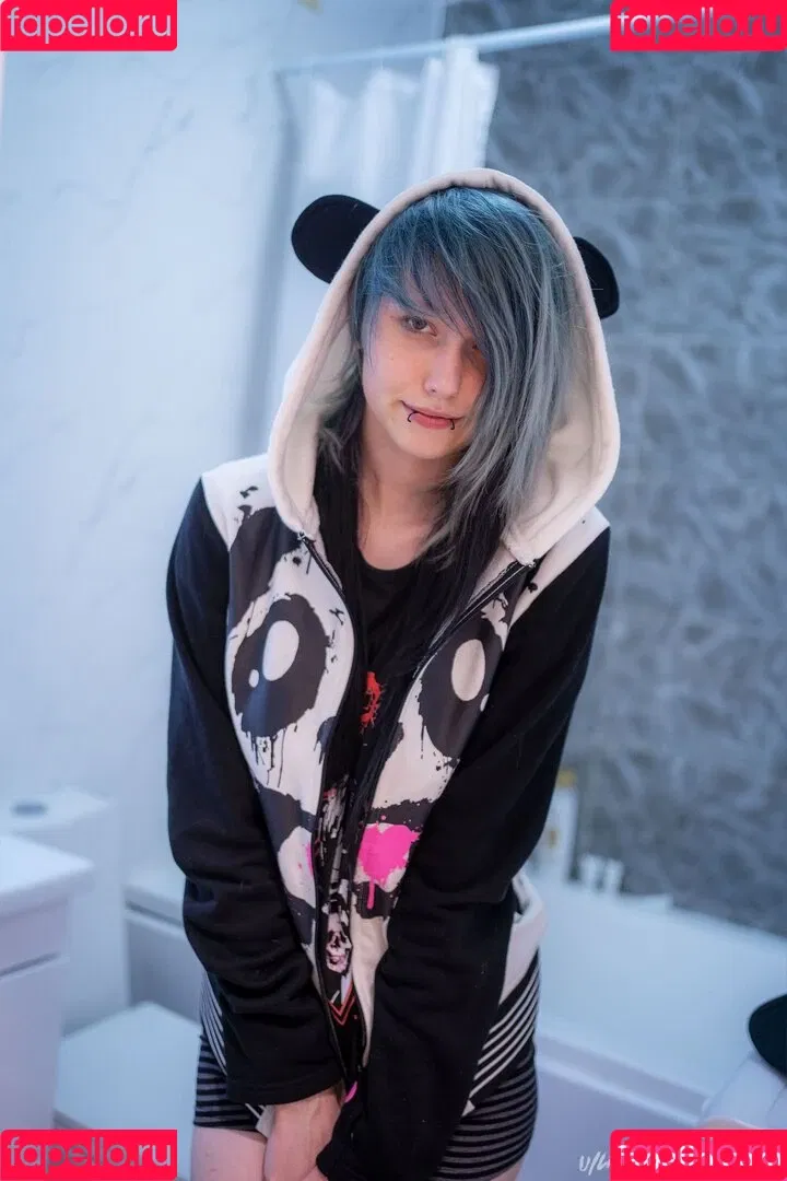 daddys-emo-girl / daddys_emo_girl / justemokitten / little_emo_kitten Onlyfans Photo Gallery 