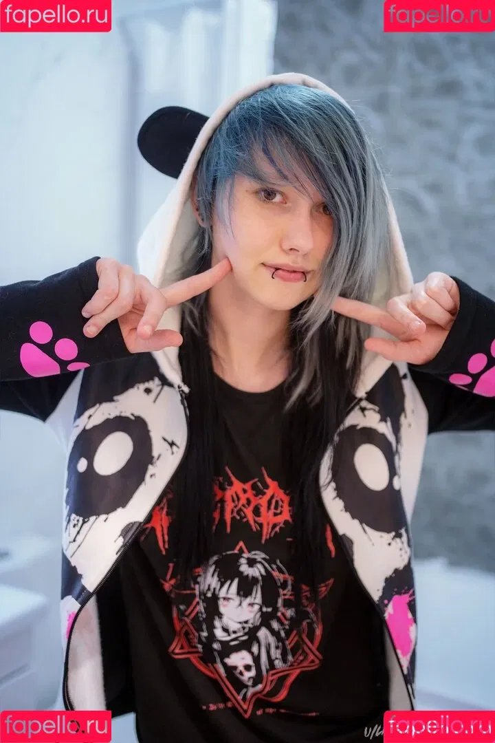 daddys-emo-girl / daddys_emo_girl / justemokitten / little_emo_kitten Onlyfans Photo Gallery 