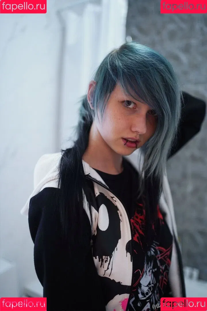 daddys-emo-girl / daddys_emo_girl / justemokitten / little_emo_kitten Onlyfans Photo Gallery 