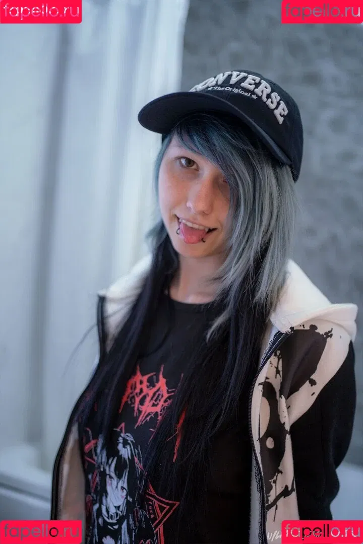 daddys-emo-girl / daddys_emo_girl / justemokitten / little_emo_kitten Onlyfans Photo Gallery 