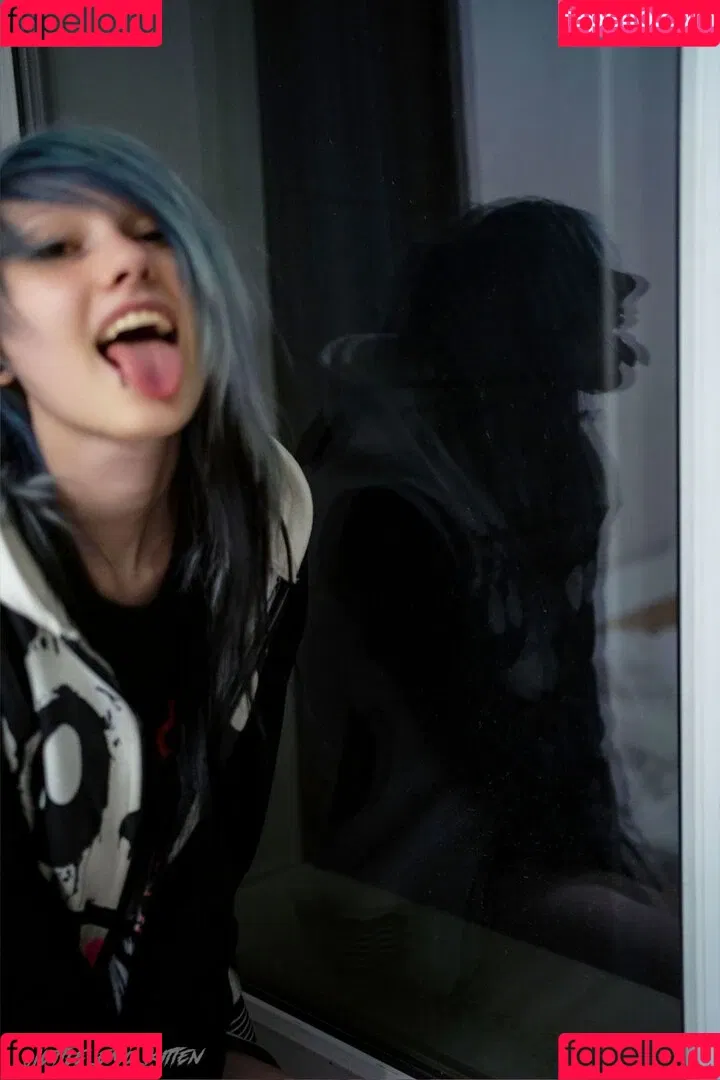 daddys-emo-girl / daddys_emo_girl / justemokitten / little_emo_kitten Onlyfans Photo Gallery 