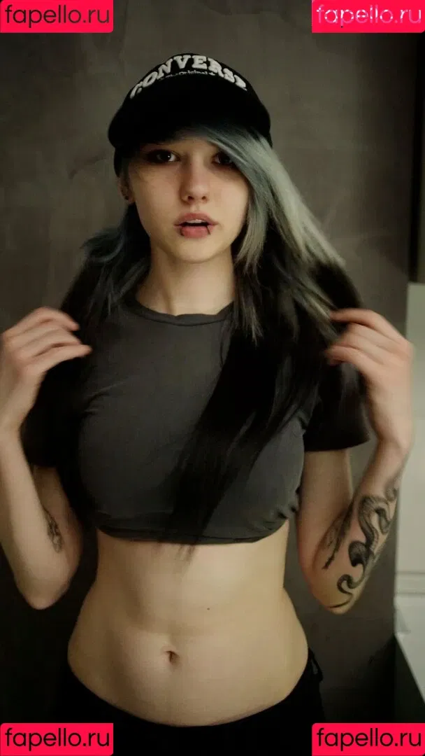 daddys-emo-girl / daddys_emo_girl / justemokitten / little_emo_kitten Onlyfans Photo Gallery 