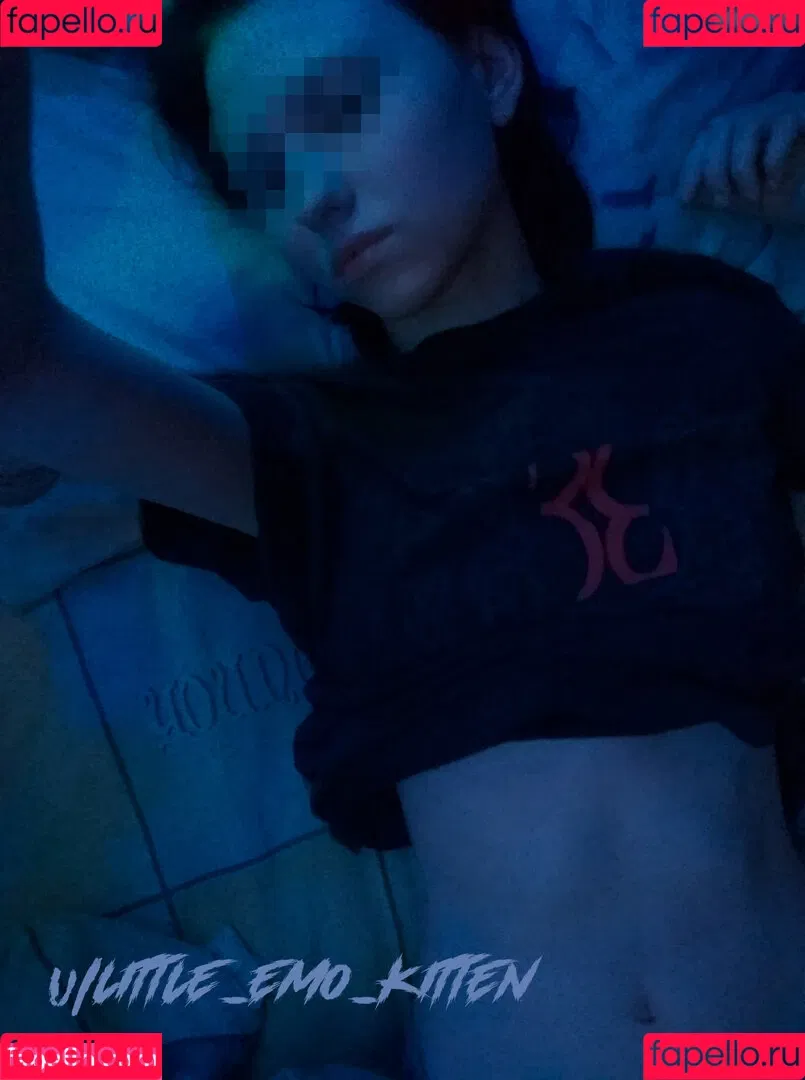 daddys-emo-girl / daddys_emo_girl / justemokitten / little_emo_kitten Onlyfans Photo Gallery 