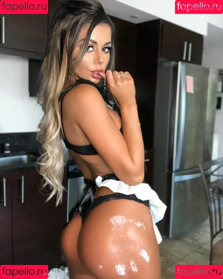 Juli Annee / Juliannee / juli.annee Onlyfans Photo Gallery 