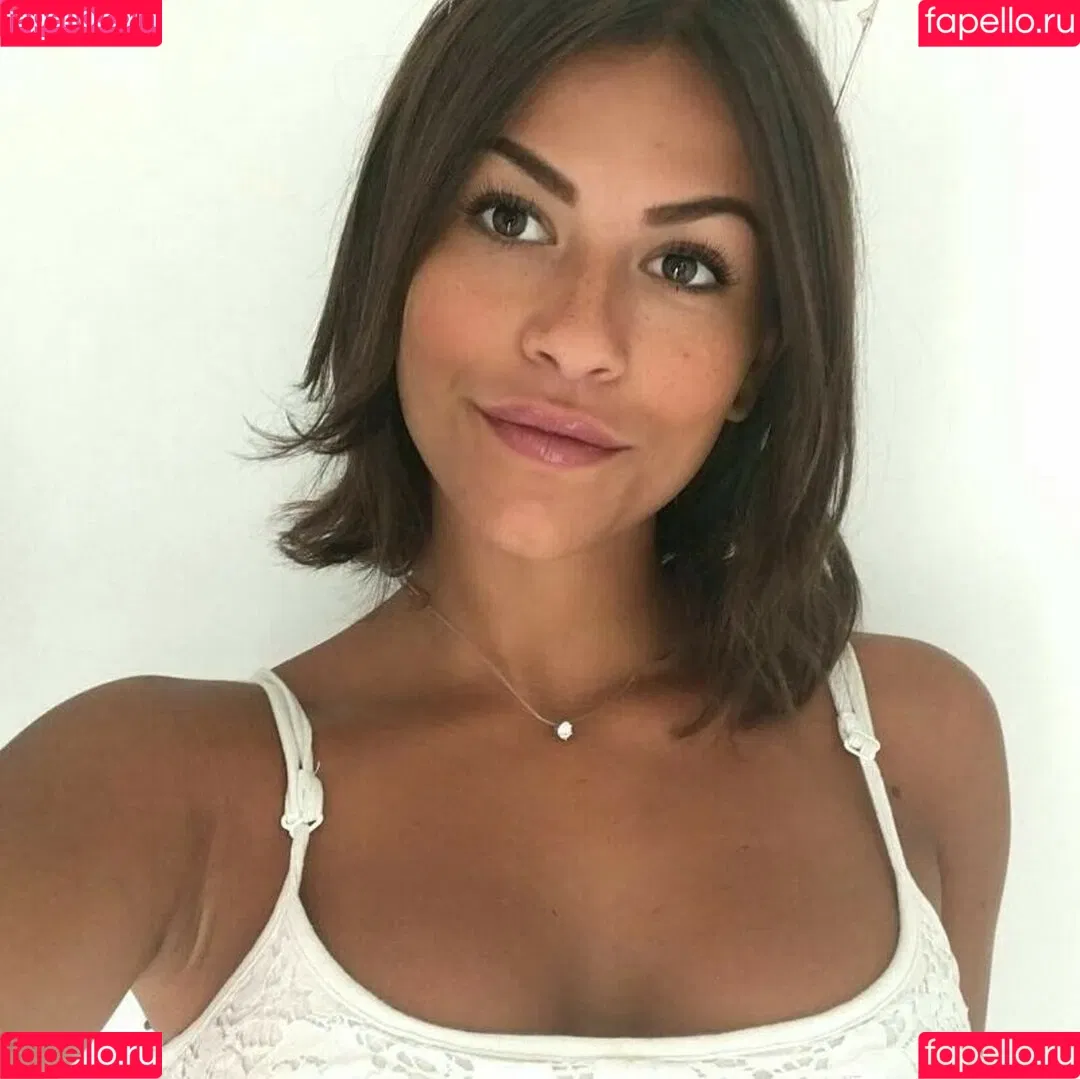 Justine Reine Marie / justinereineee / justinereinemarie Onlyfans Photo Gallery 