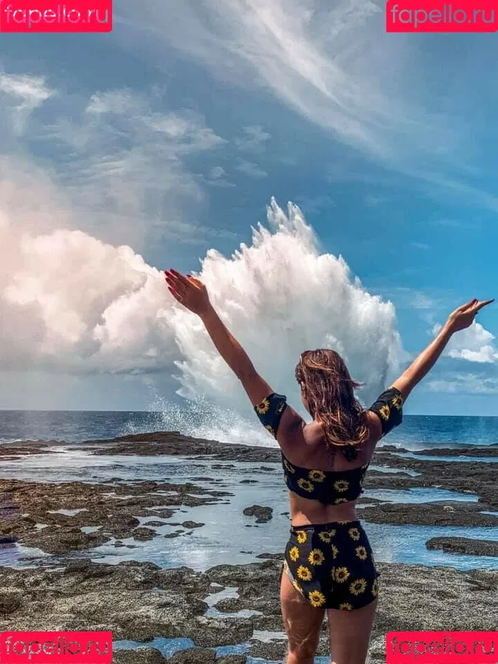 Justine Reine Marie / justinereineee / justinereinemarie Onlyfans Photo Gallery 