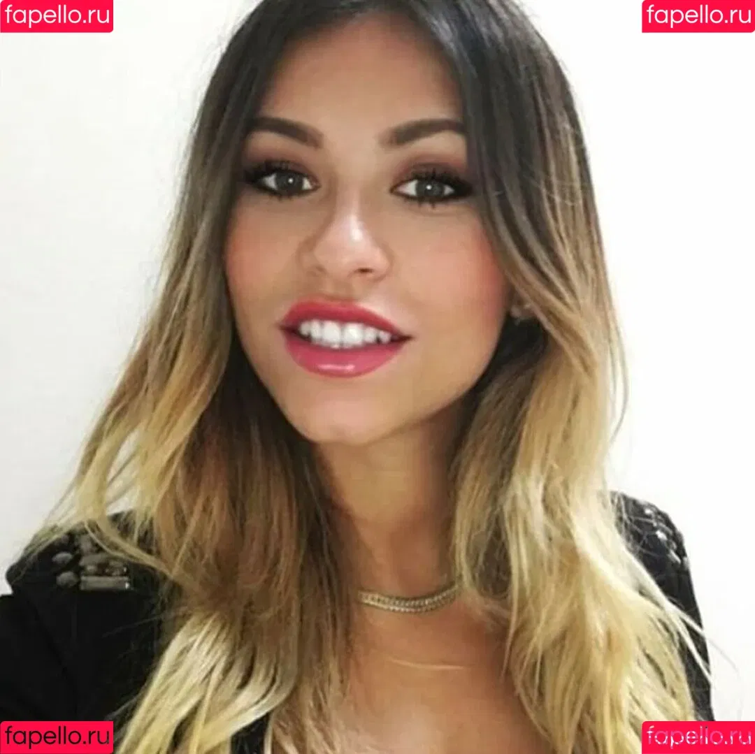 Justine Reine Marie / justinereineee / justinereinemarie Onlyfans Photo Gallery 