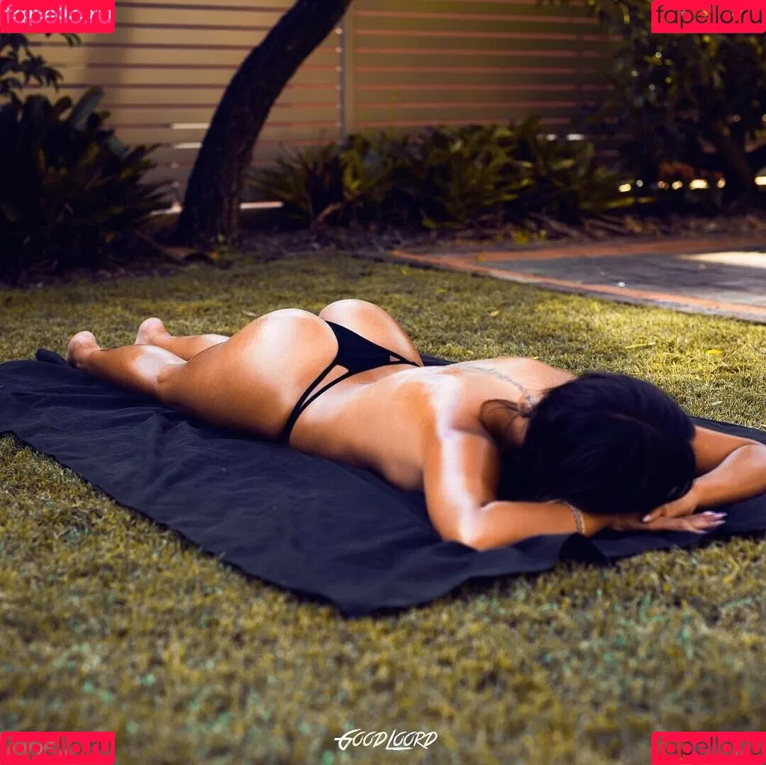 Justine Reine Marie / justinereineee / justinereinemarie Onlyfans Photo Gallery 