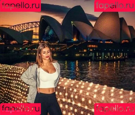 Justine Reine Marie / justinereineee / justinereinemarie Onlyfans Photo Gallery 