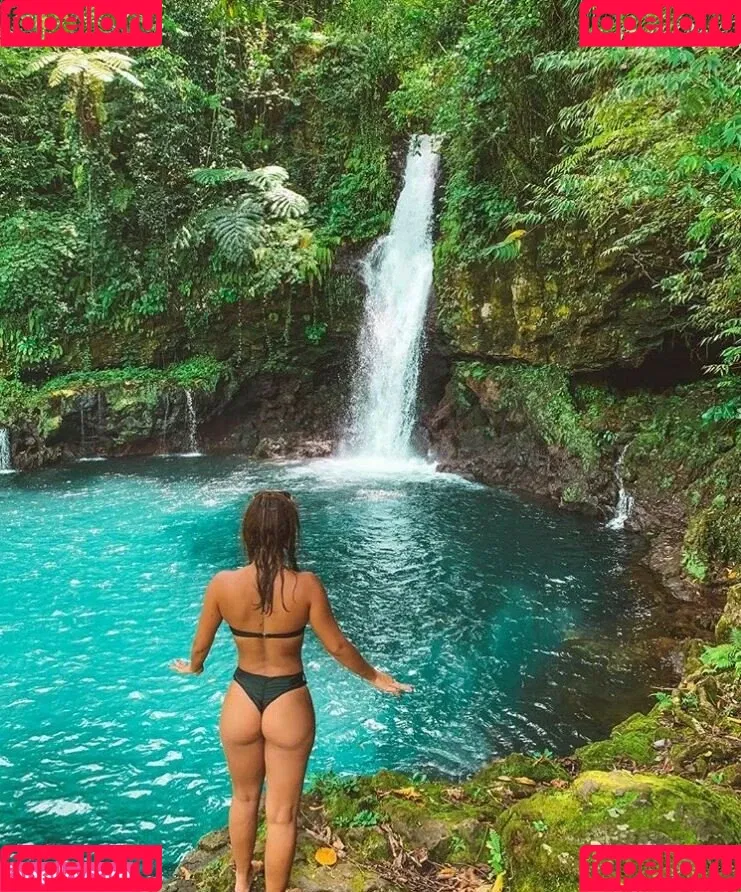 Justine Reine Marie / justinereineee / justinereinemarie Onlyfans Photo Gallery 