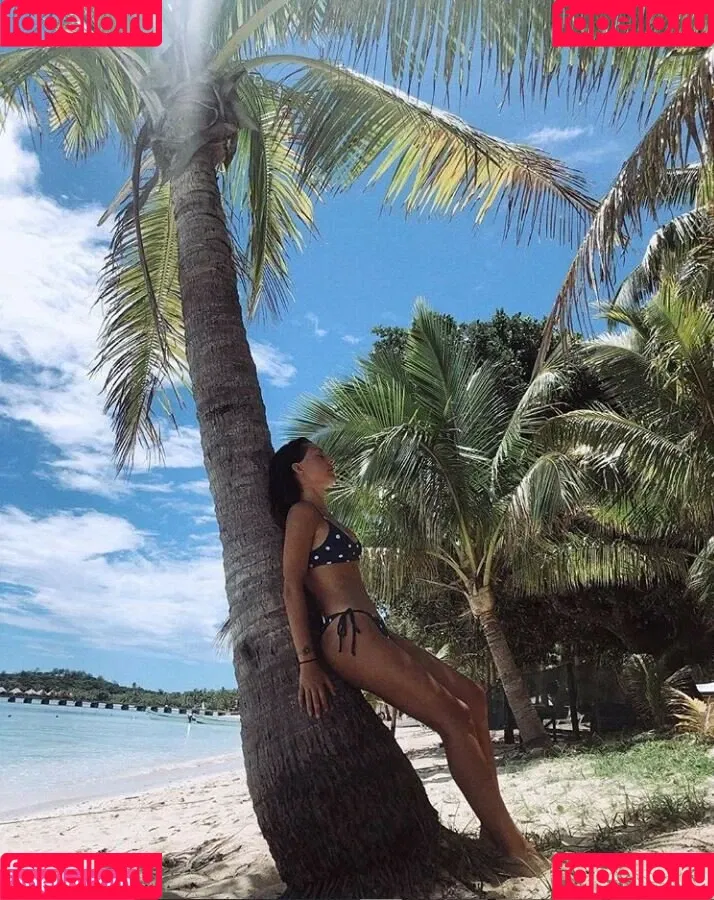 Justine Reine Marie / justinereineee / justinereinemarie Onlyfans Photo Gallery 