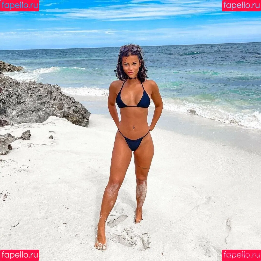 Justine Reine Marie / justinereineee / justinereinemarie Onlyfans Photo Gallery 