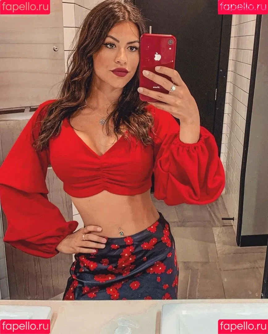 Justine Reine Marie / justinereineee / justinereinemarie Onlyfans Photo Gallery 