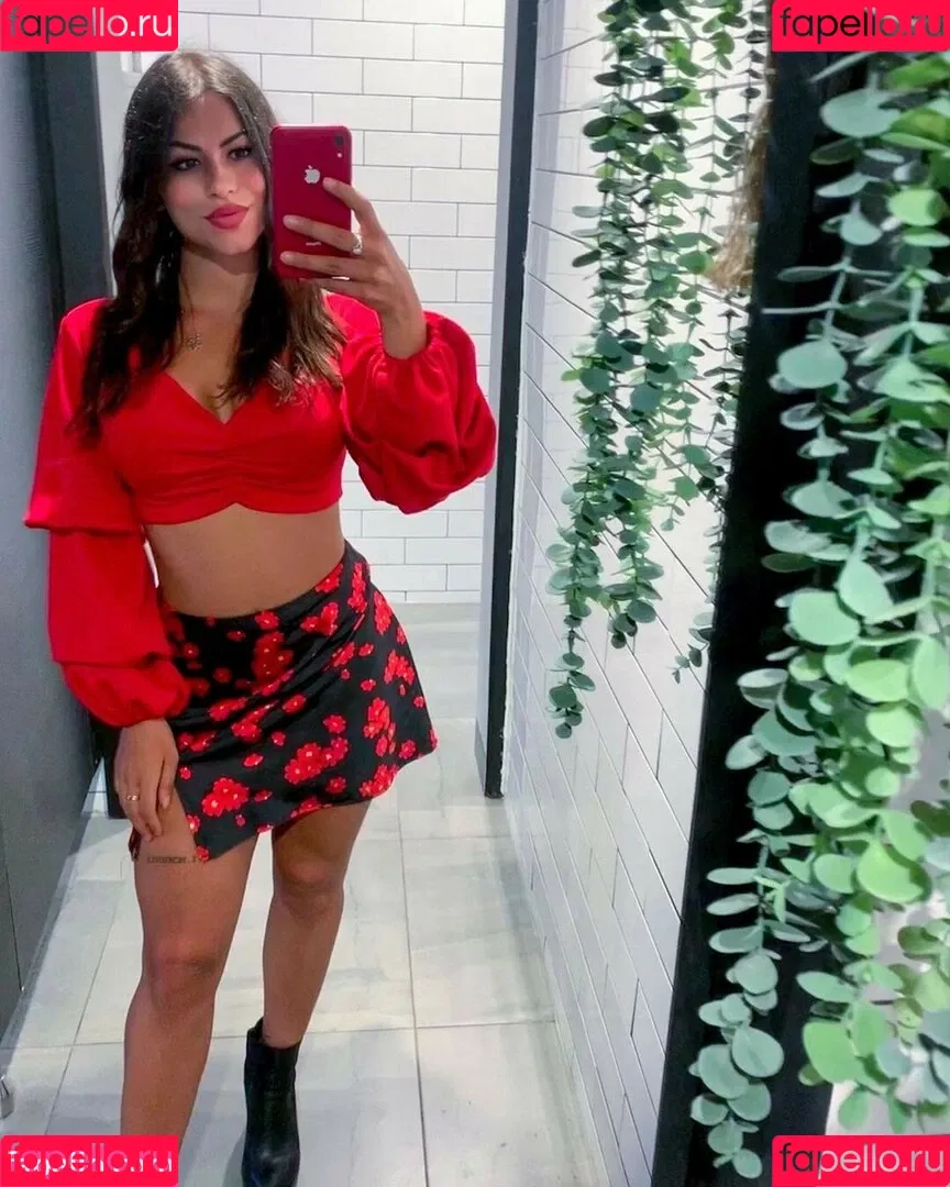 Justine Reine Marie / justinereineee / justinereinemarie Onlyfans Photo Gallery 