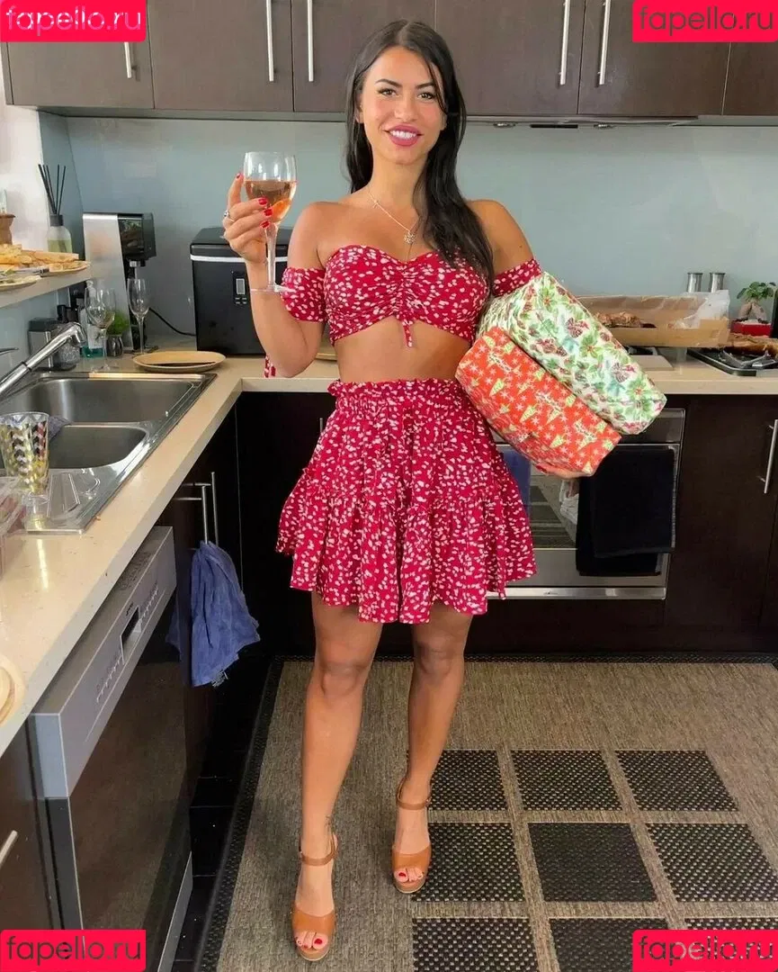 Justine Reine Marie / justinereineee / justinereinemarie Onlyfans Photo Gallery 