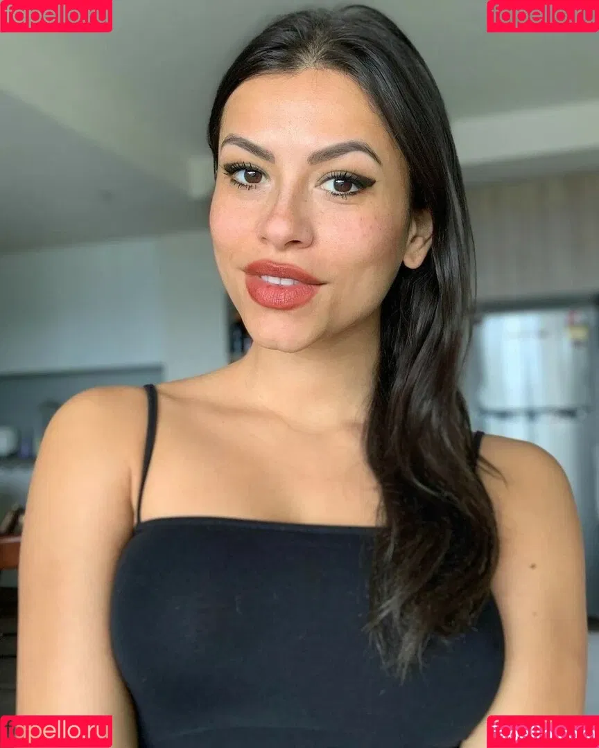 Justine Reine Marie / justinereineee / justinereinemarie Onlyfans Photo Gallery 