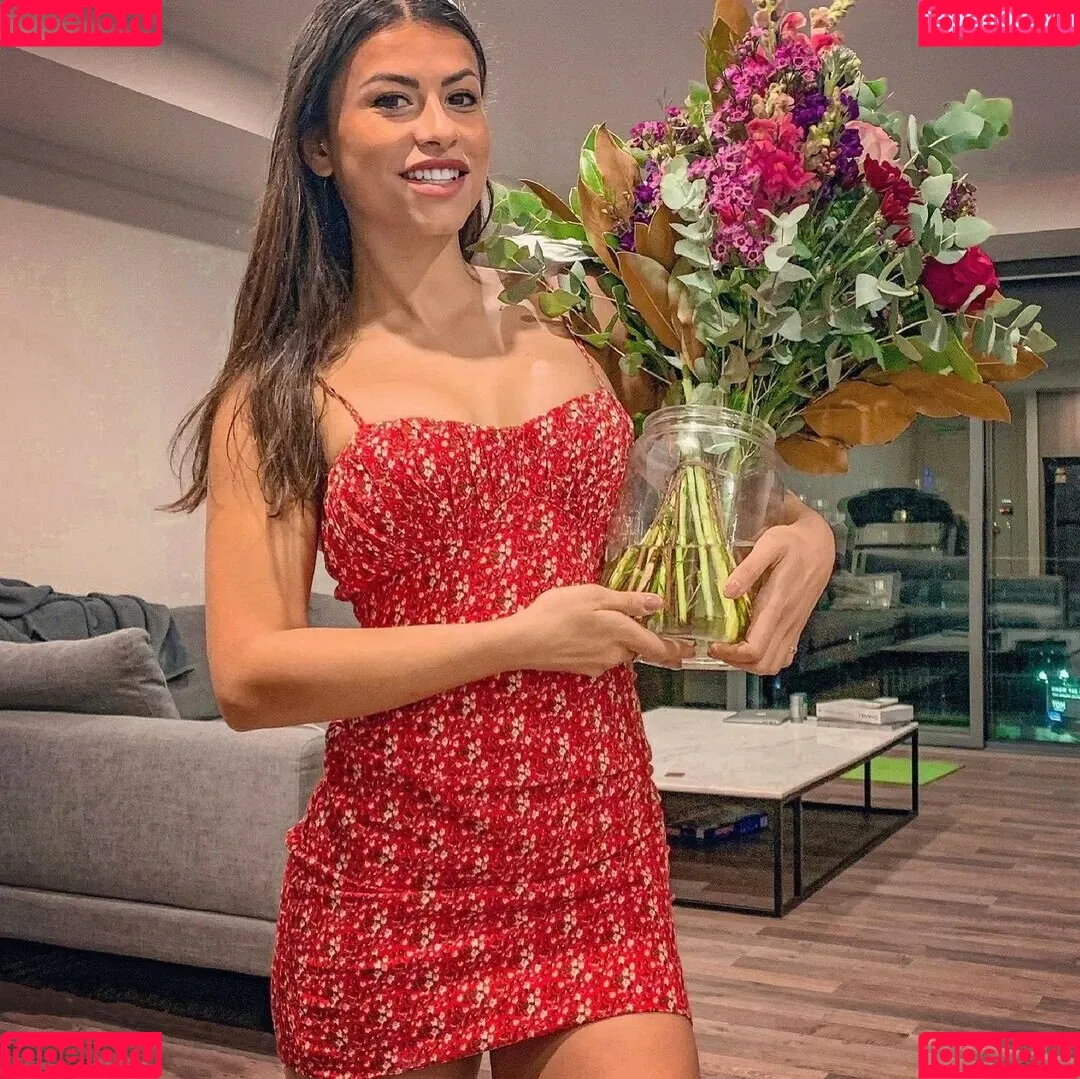 Justine Reine Marie / justinereineee / justinereinemarie Onlyfans Photo Gallery 