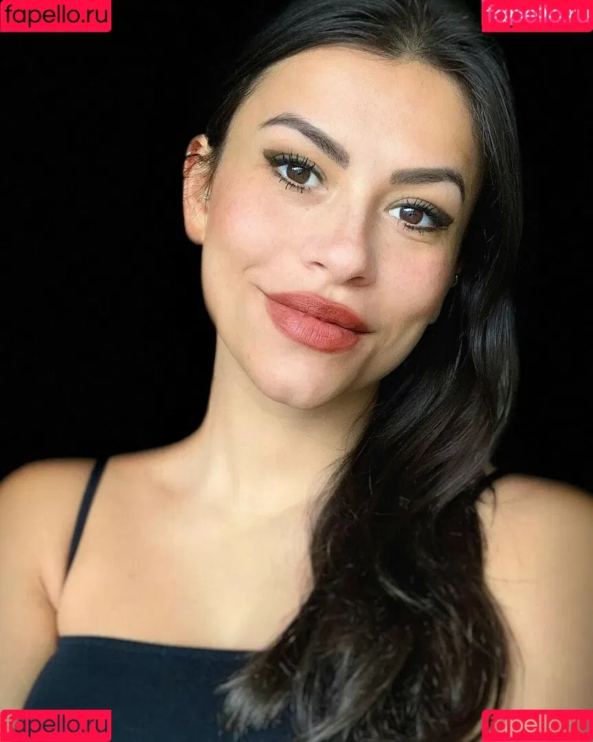 Justine Reine Marie / justinereineee / justinereinemarie Onlyfans Photo Gallery 