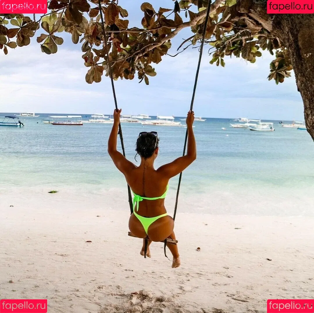 Justine Reine Marie / justinereineee / justinereinemarie Onlyfans Photo Gallery 