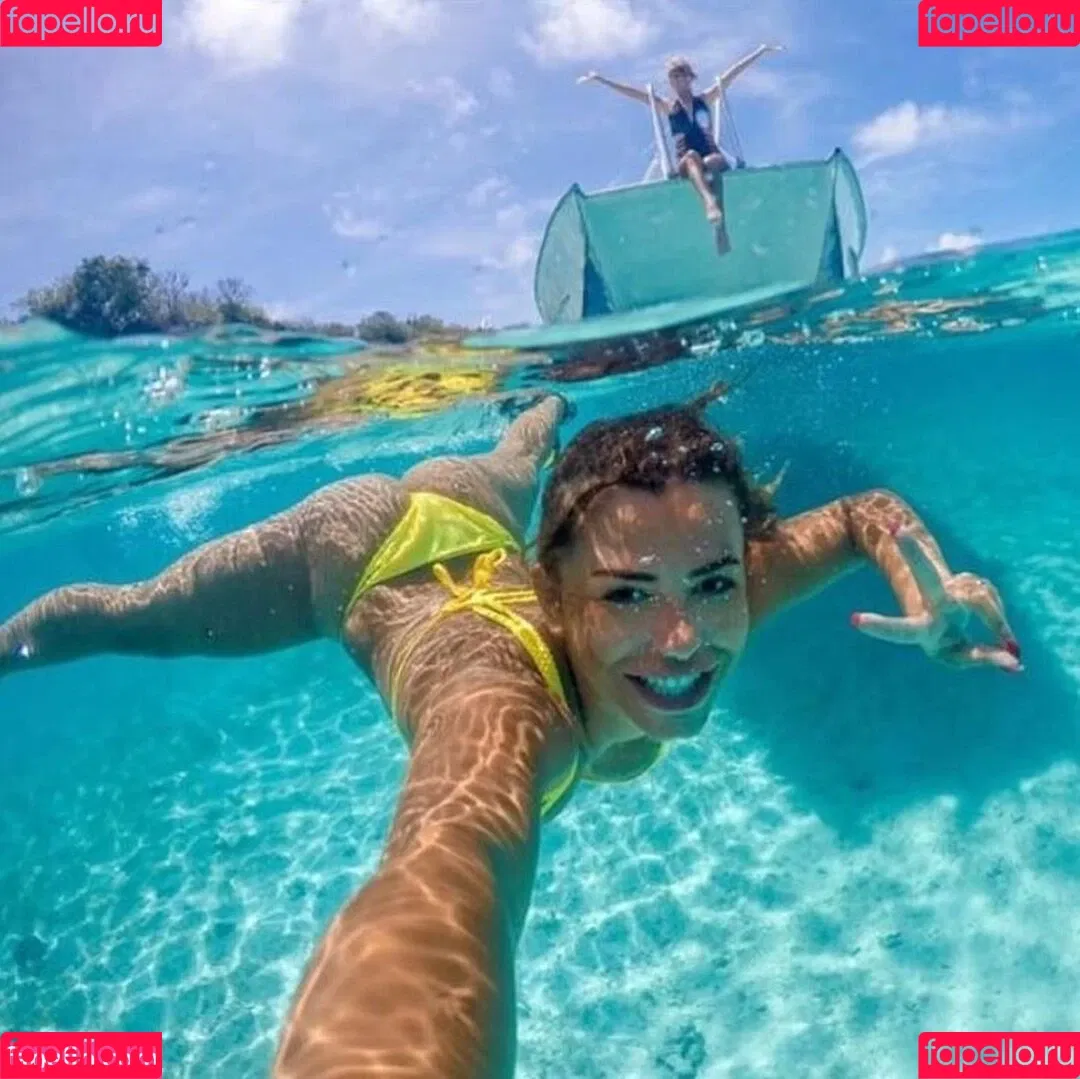 Justine Reine Marie / justinereineee / justinereinemarie Onlyfans Photo Gallery 