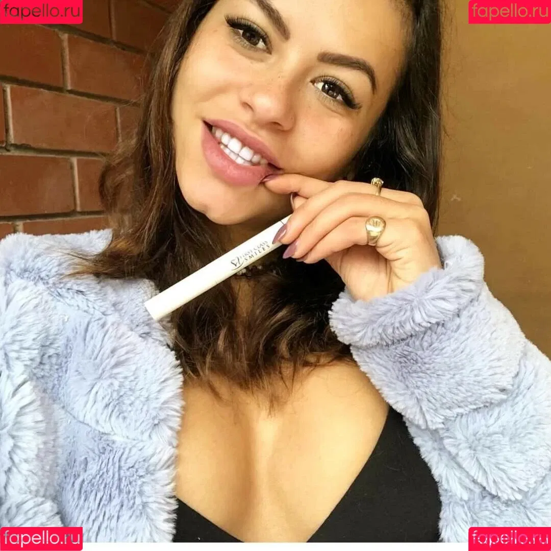 Justine Reine Marie / justinereineee / justinereinemarie Onlyfans Photo Gallery 