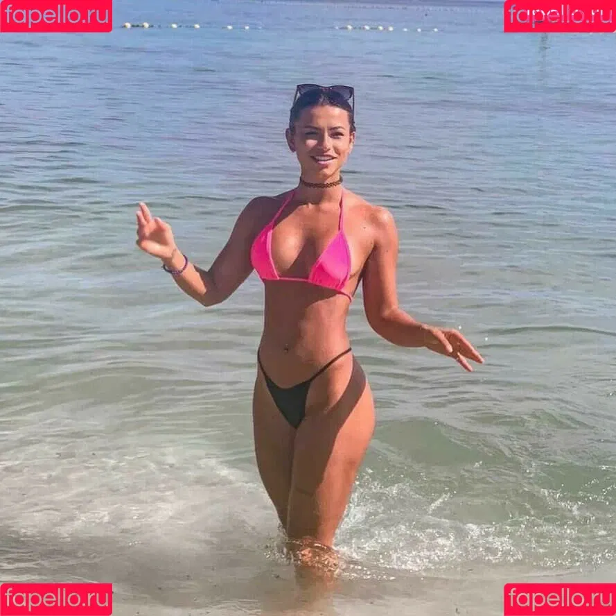 Justine Reine Marie / justinereineee / justinereinemarie Onlyfans Photo Gallery 