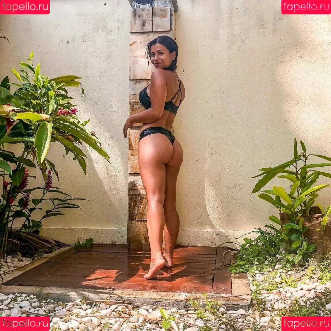 Justine Reine Marie / justinereineee / justinereinemarie Onlyfans Photo Gallery 