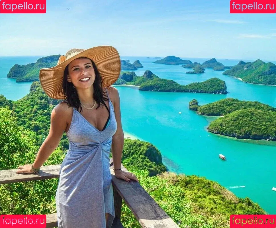 Justine Reine Marie / justinereineee / justinereinemarie Onlyfans Photo Gallery 