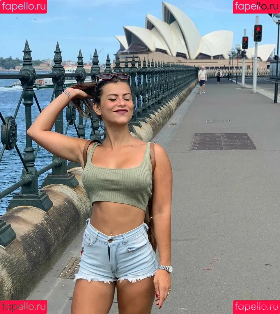 Justine Reine Marie / justinereineee / justinereinemarie Onlyfans Photo Gallery 