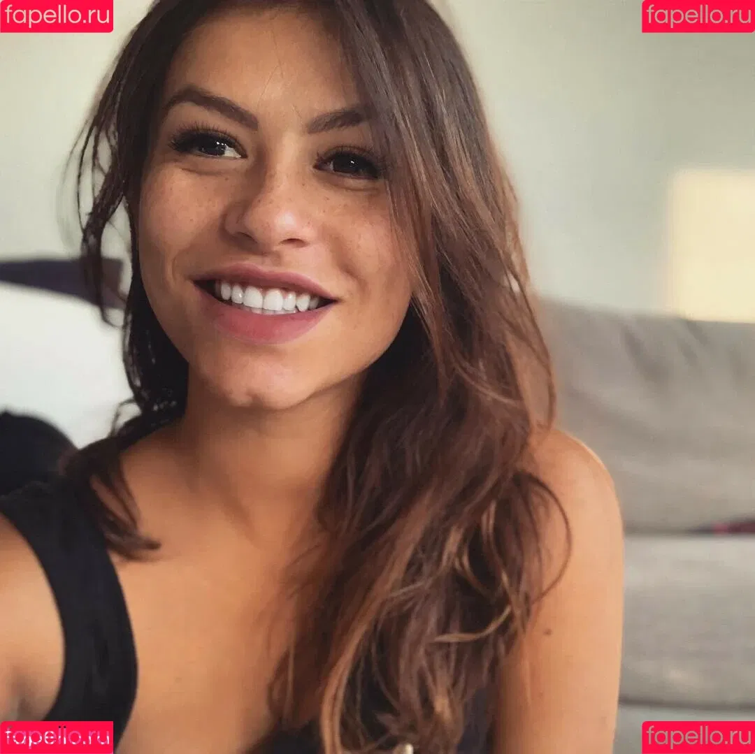 Justine Reine Marie / justinereineee / justinereinemarie Onlyfans Photo Gallery 