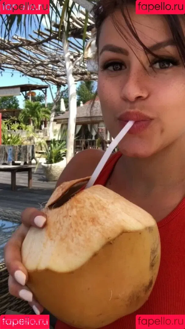 Justine Reine Marie / justinereineee / justinereinemarie Onlyfans Photo Gallery 