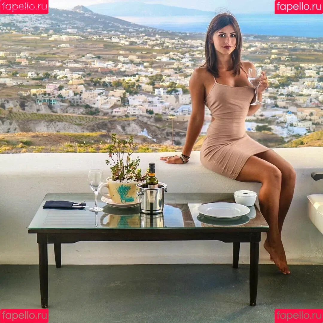 Justine Reine Marie / justinereineee / justinereinemarie Onlyfans Photo Gallery 