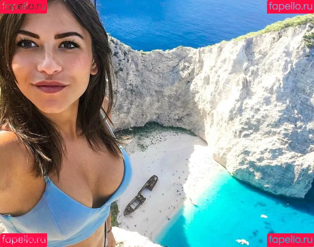 Justine Reine Marie / justinereineee / justinereinemarie Onlyfans Photo Gallery 