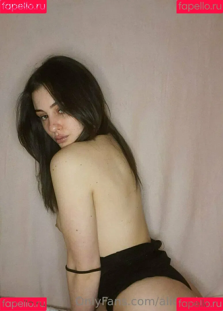 alice.shine / aliceshine99 Onlyfans Photo Gallery 