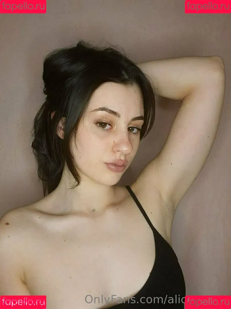 alice.shine / aliceshine99 Onlyfans Photo Gallery 