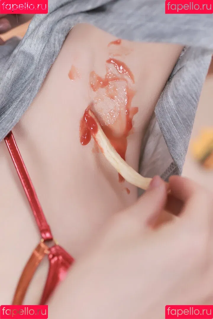 Shuimiaoaqua / aqua_cosplay / 水淼aqua Onlyfans Photo Gallery 