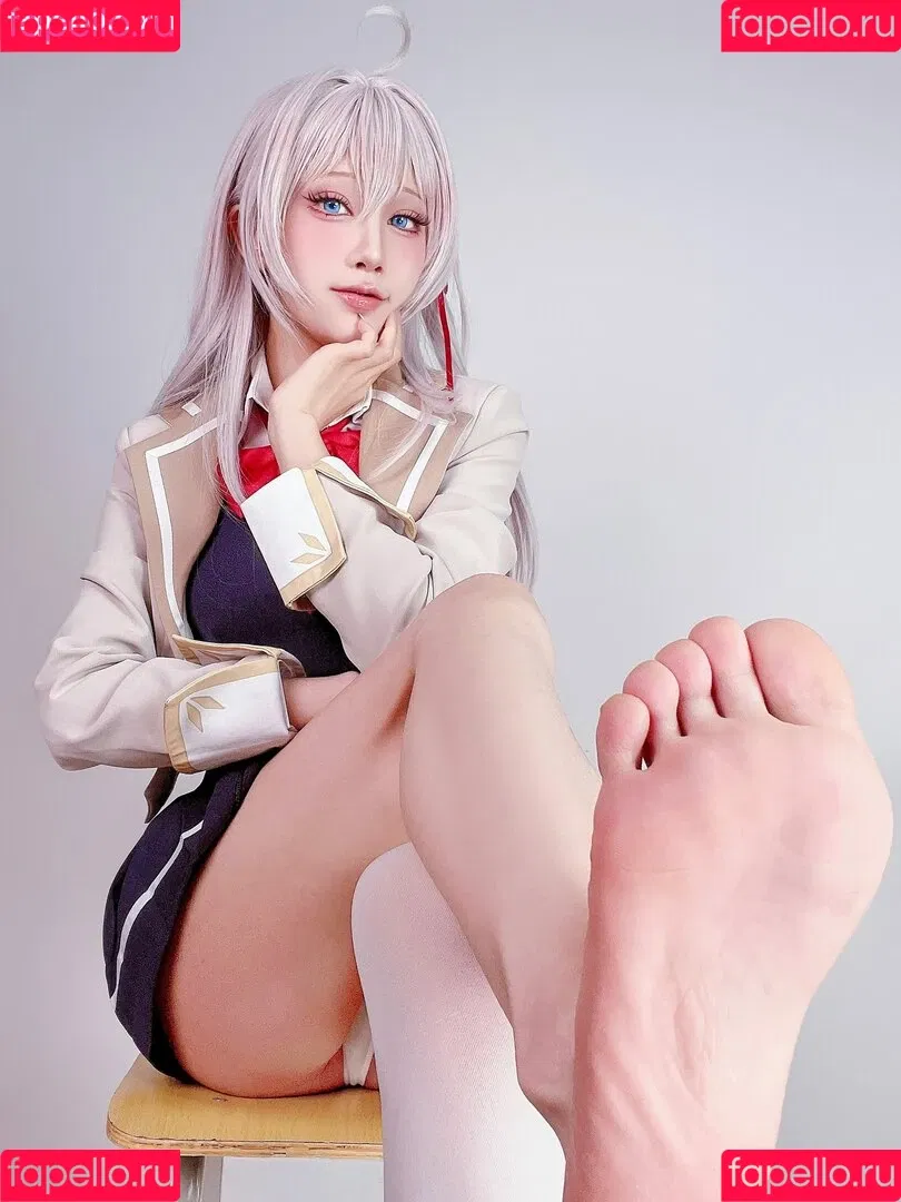 Shuimiaoaqua / aqua_cosplay / 水淼aqua Onlyfans Photo Gallery 