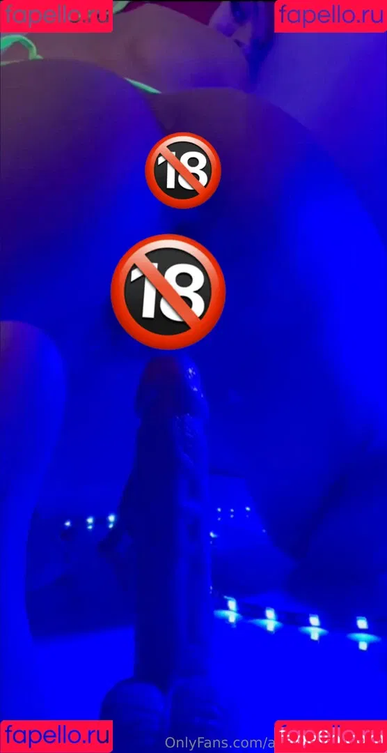 amandastripperr / littleamandablank Onlyfans Photo Gallery 