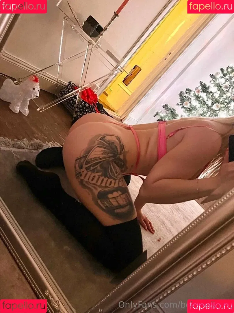 bossblondie / bossblondiee Onlyfans Photo Gallery 