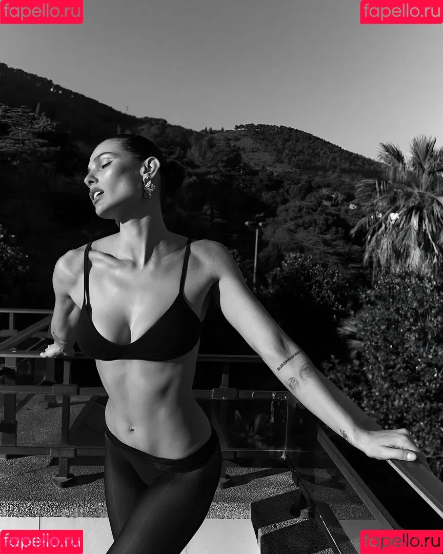 Dayane Mello / Fazenda / dayanemello / dayanemelloreal Onlyfans Photo Gallery 