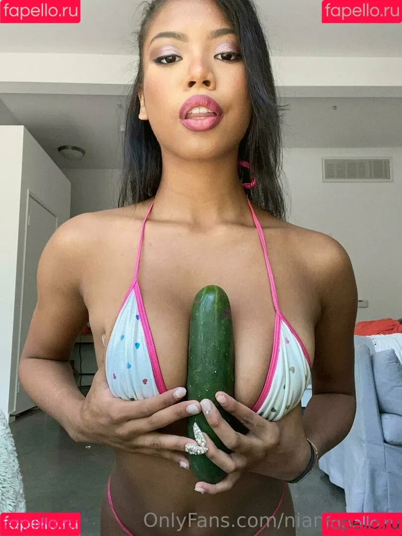 Nia Nacci / NiaNaccixxx / naughtynianacci Onlyfans Photo Gallery 