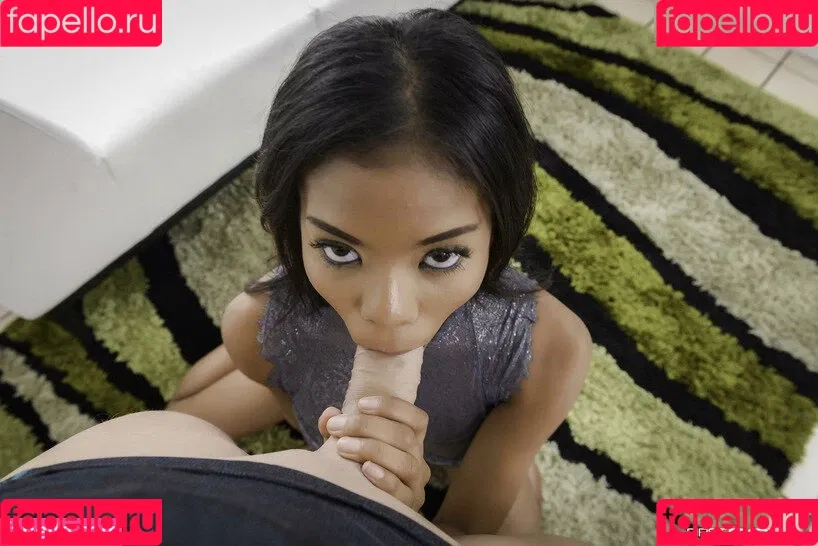 Nia Nacci / NiaNaccixxx / naughtynianacci Onlyfans Photo Gallery 