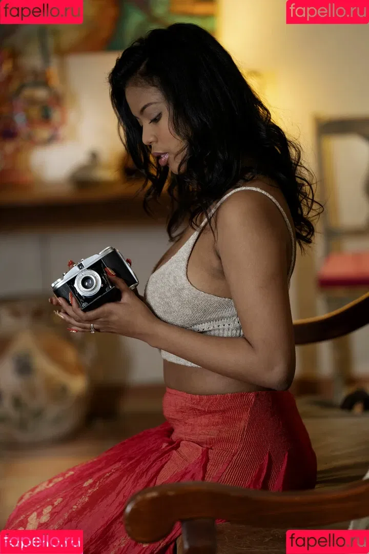 Nia Nacci / NiaNaccixxx / naughtynianacci Onlyfans Photo Gallery 